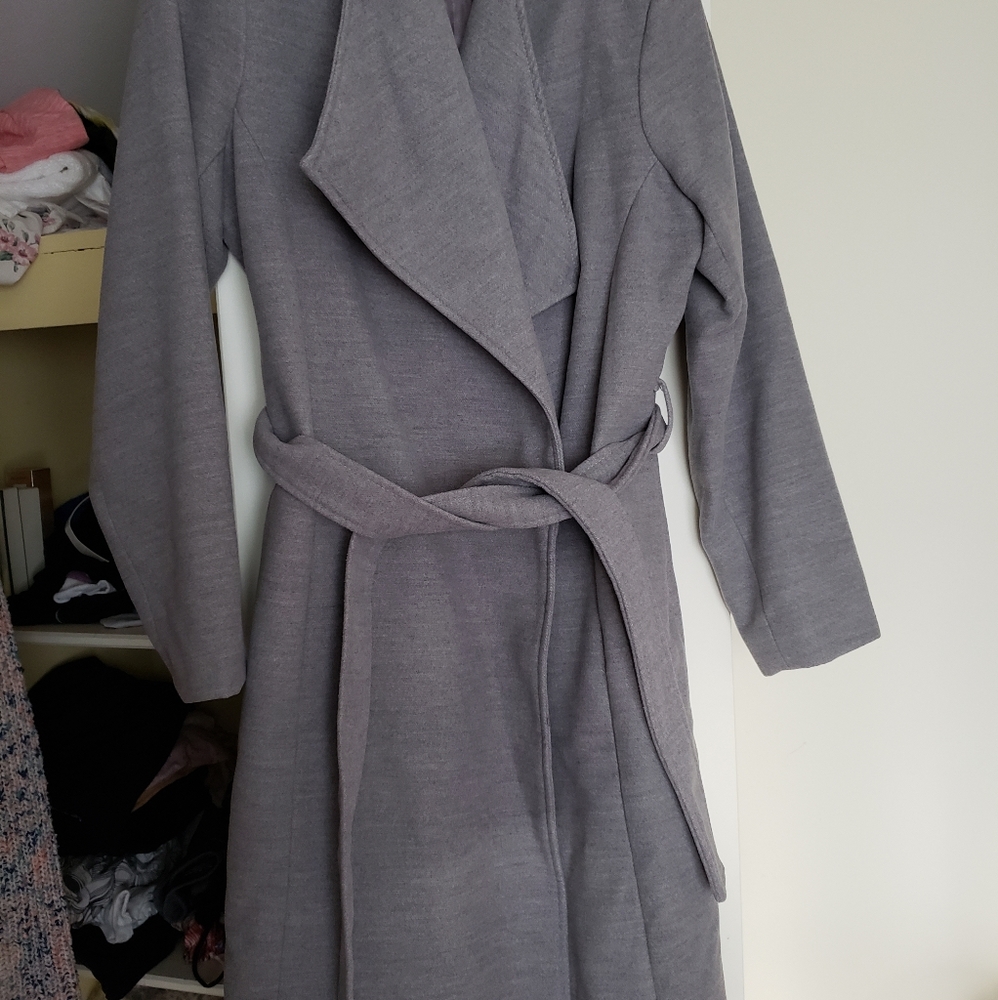 Trench coat of Suzy Shier